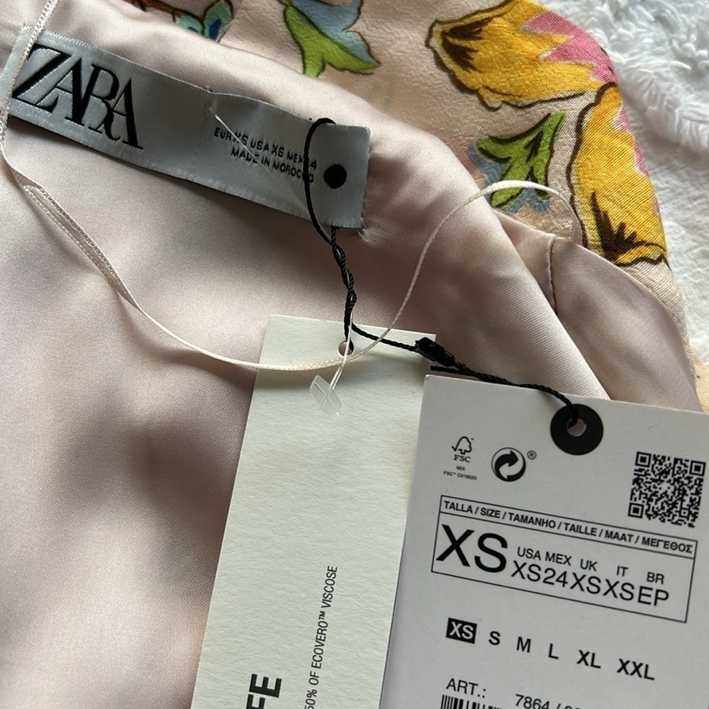 NWT Zara floral oversized kimono/robe, belted, lined, womens size XS. - Picture 7 of 10